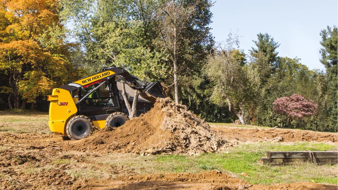Ürün görseli: New Holland L321 300 Serisi Nokta Dönüşlü Mini Yükleyici